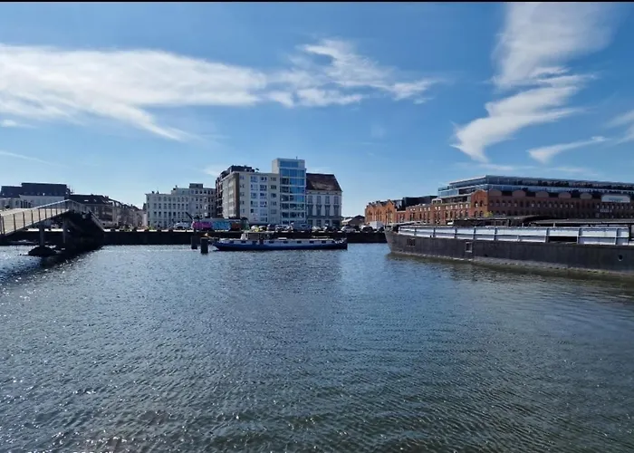 Homeawayfromhomeghent With Private Parking * 헨트