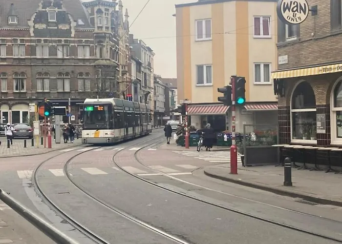 Homeawayfromhomeghent With Private Parking 아파트 *