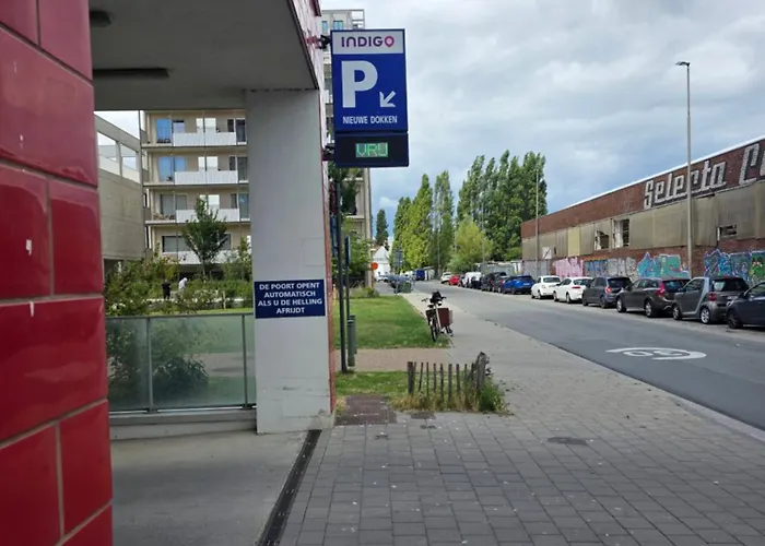 Homeawayfromhomeghent With Private Parking 아파트